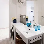 Your Holidays In Sanremo. 4 Minutes From The 아파트 산레모