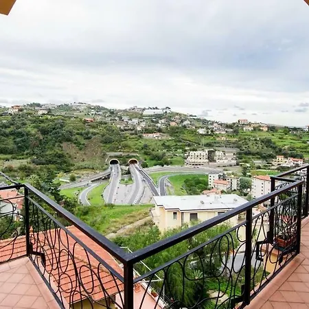 Your Holidays In Sanremo. 4 Minutes From The 아파트 산레모