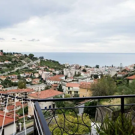 Your Holidays In Sanremo. 4 Minutes From The 아파트